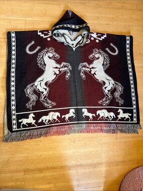Hooded Horse-Print Poncho in Burgundy and Black